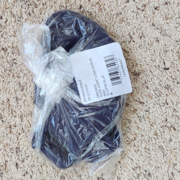 NEW $88 Free People Gone Adrift Long Sleeve Top - Picture 4 of 13